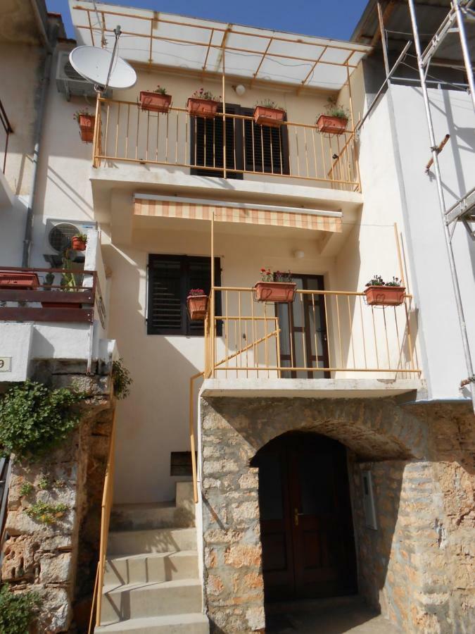 Guesthouse Wish Stari Grad  Exterior foto